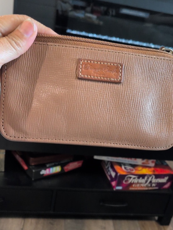 Dooney & Bourke Other - Dooney & Bourke Tan Leather Zip‎ Wristlet